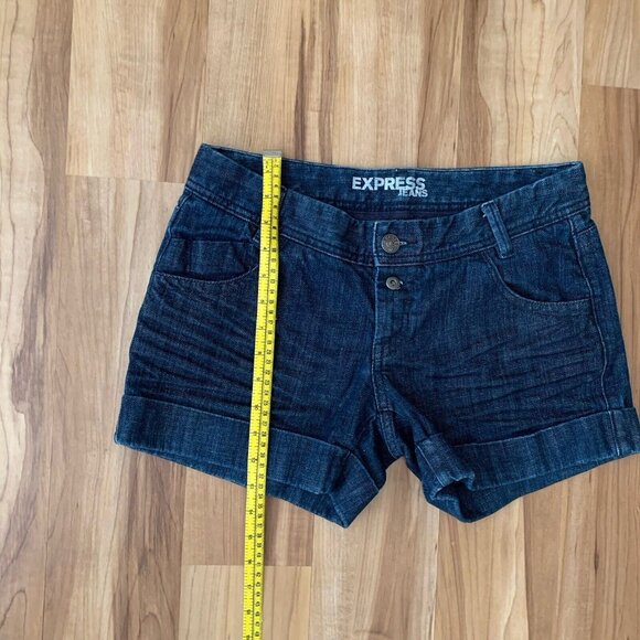 Express Jean Shorts Cuffed 5 Pocket Stretch Dark Women Size 6 (31x4) Button Fly - Picture 4 of 7